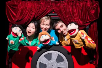 Tanssiteatteri Raatikon esitys Tiimi Vilkkuvalot