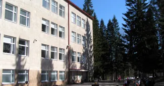 Könönpellon koulu.